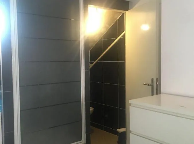 Room Near The Center With Bathroom And Kitchen