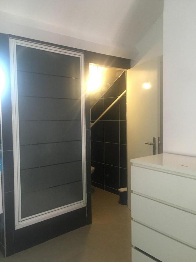 Near The Center With Bathroom And Kitchen